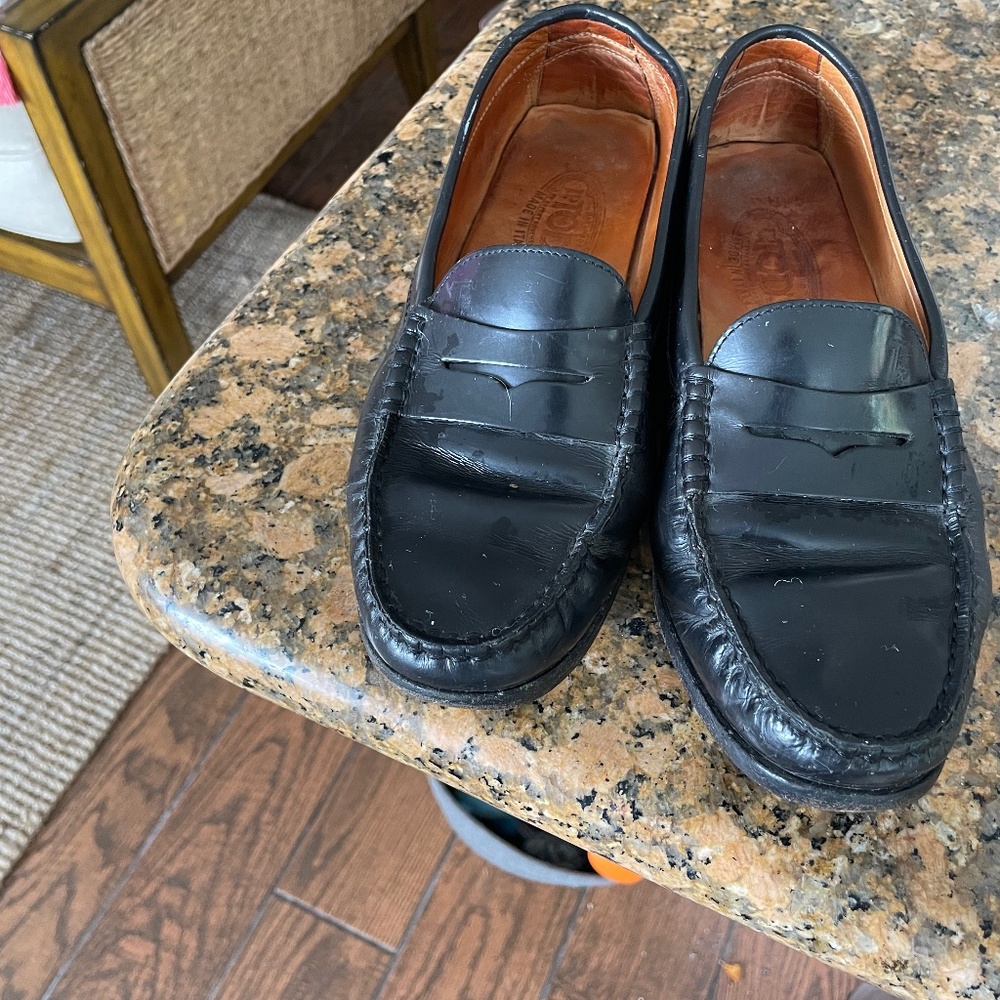 Tod’s driving loafers